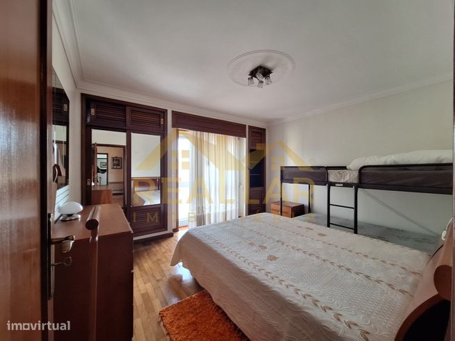 Apartamento T3 com Vista Mar a Escassos Metros da Praia das Caxinas-12