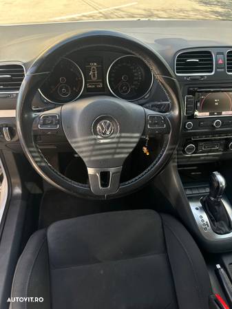 Volkswagen Golf - 22