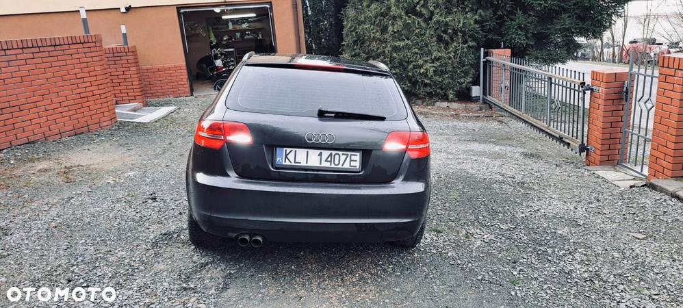 Audi A3 2.0 TDI Sportback DPF quattro Ambition - 4