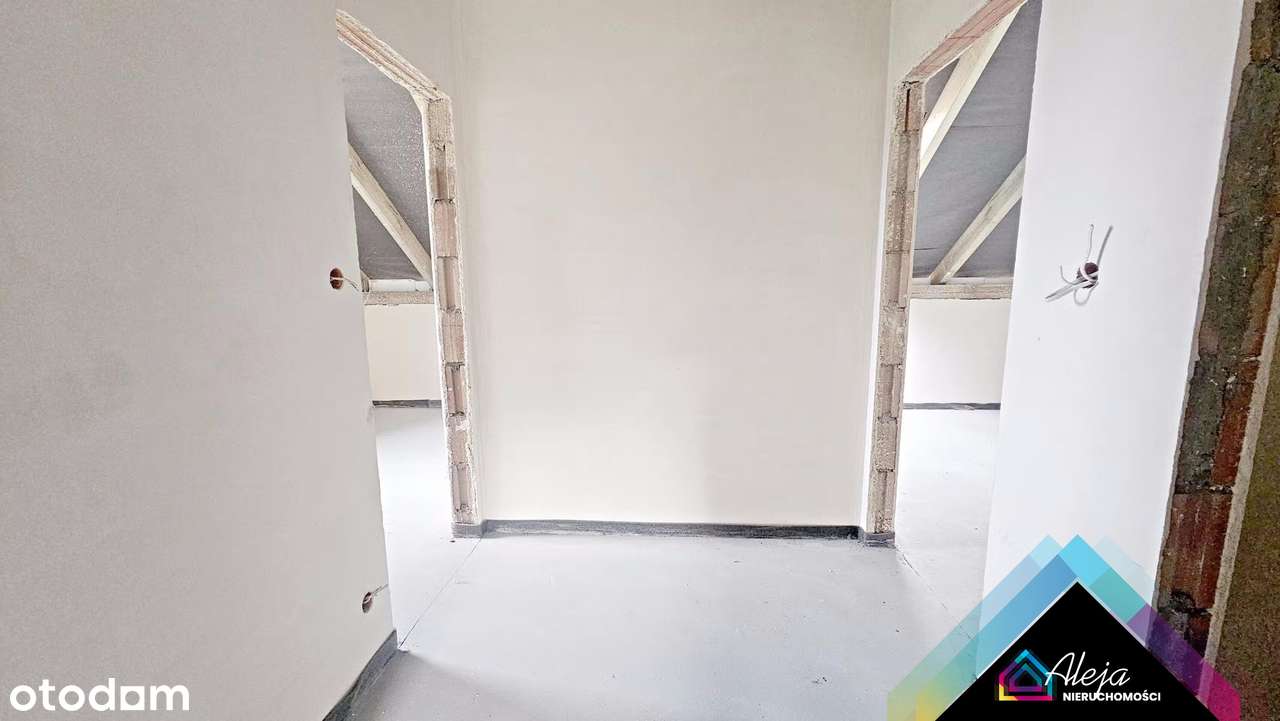 Nowy dom ze świetną komunikacją do centrum.-9