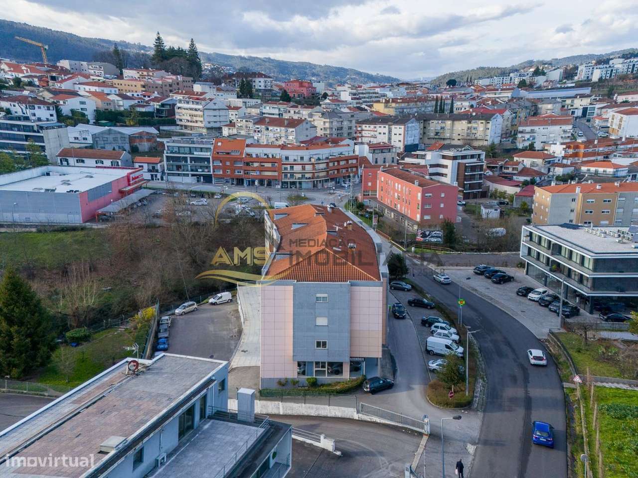 APARTAMENTO T3 COM TRÊS FRENTES E GARAGEM A 5 min a pé do Centro de-13