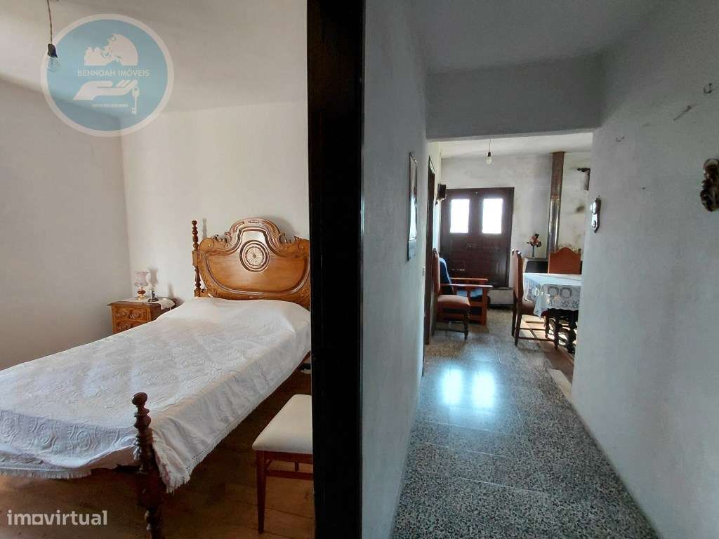 Casa Geminada T3 com Terreno Outerinho, Cabeceiras de Basto-24