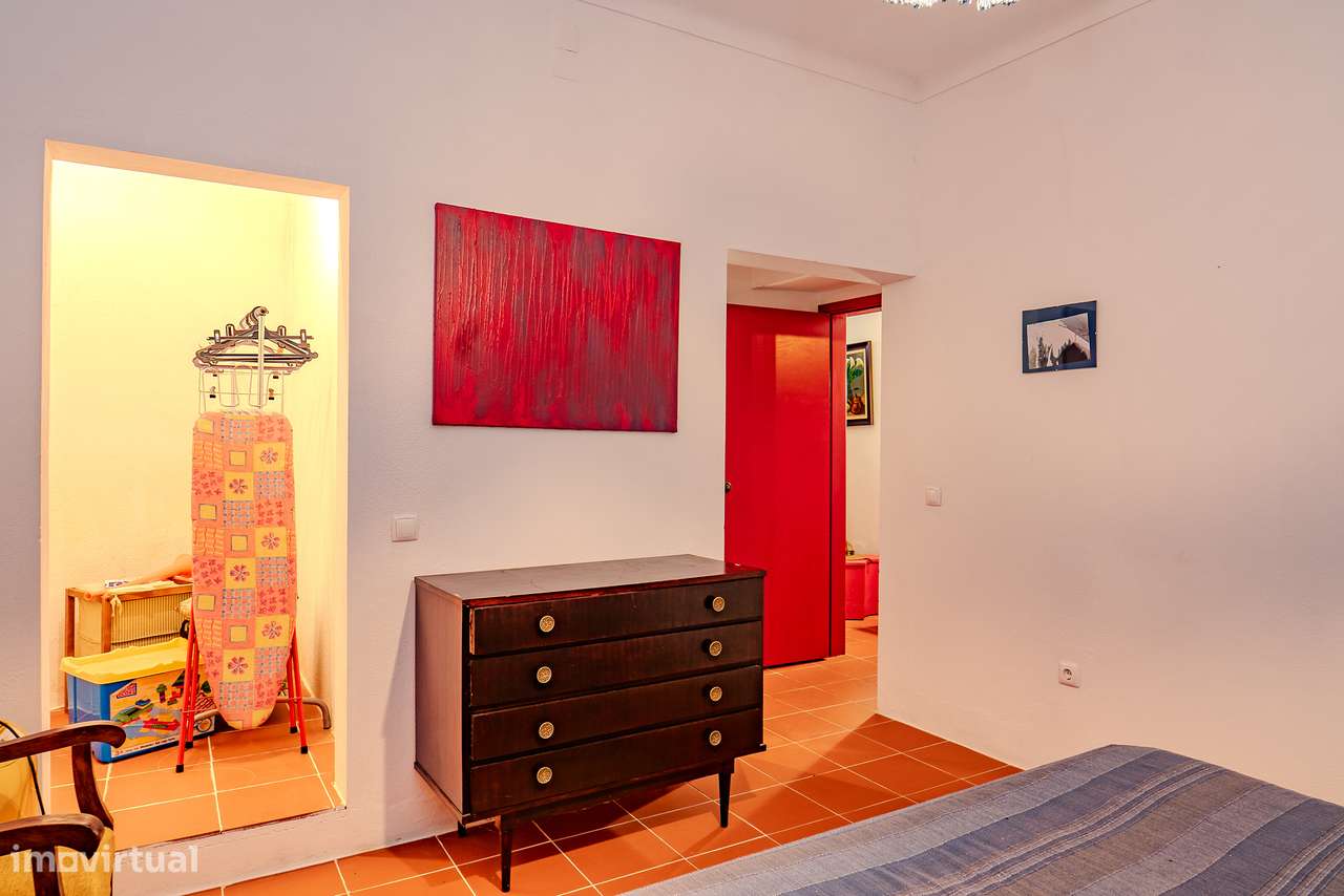 CASA COM QUINTAL | PARA VENDA | FALCOEIRAS-9