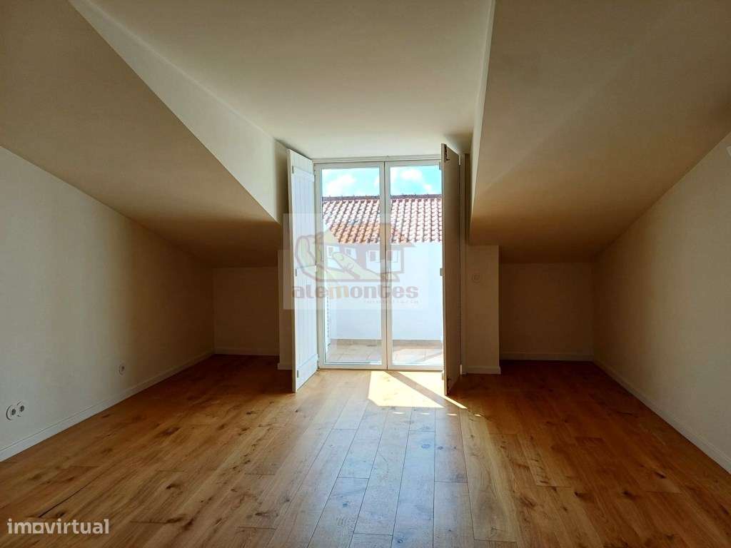 Moradia renovada - centro-9