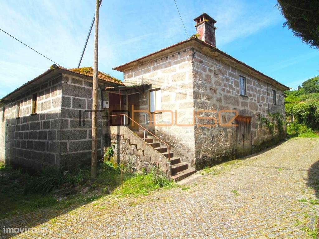 Quinta Tradicional com Terreno Plano e Ribeiro - A 22 min. do Porto-11