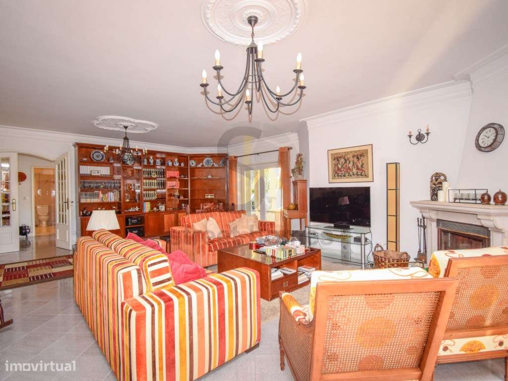 Moradia T6 com piscina na Quinta da Bicuda Cascais-9