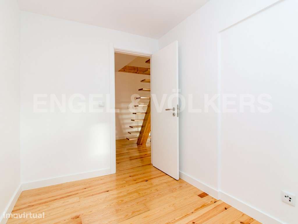 Duplex Renovado T2+1 com Vista para o Rio em Alfama - Grande imagem: 5/23