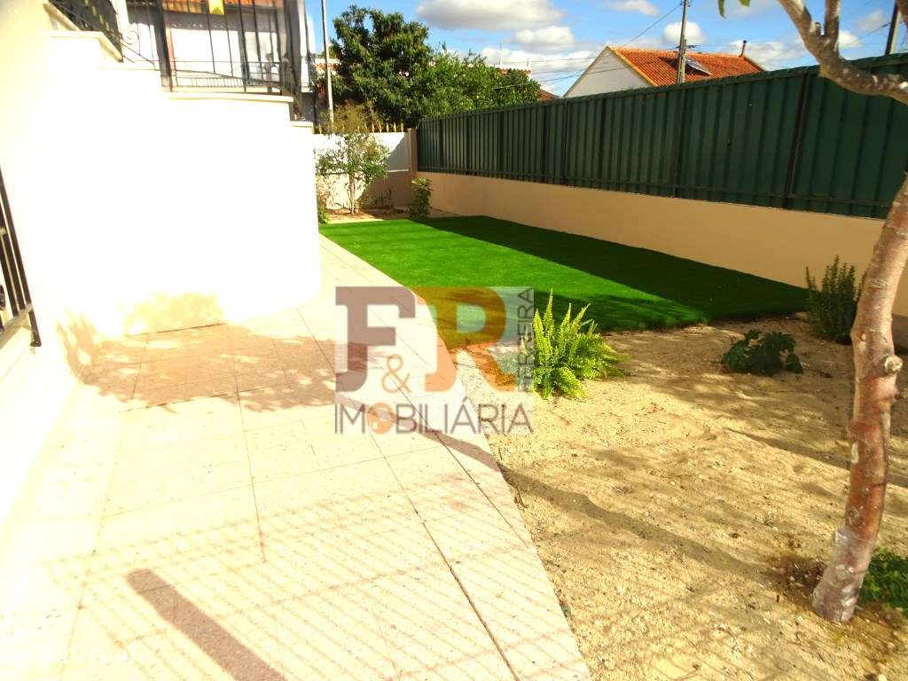 Moradia Duplex T2+1 com sótão aproveitável e Garagem Quinta do Cond...-14