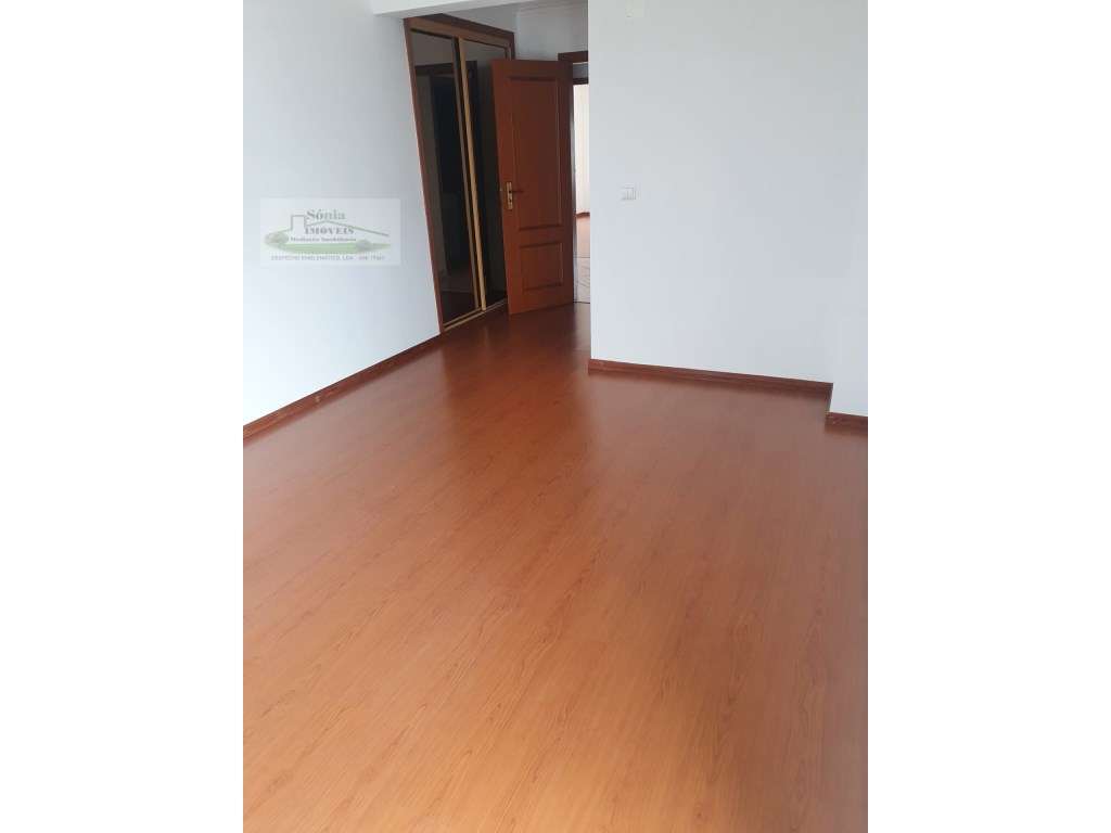 APARTAMENTO T3 COM PARQUEAMENTO PARA VENDA NO MONTIJO!-7