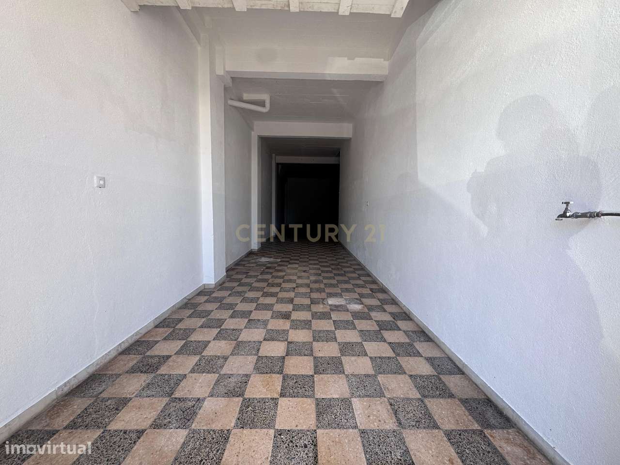 Armazém de 112m2 em Massamá - Grande imagem: 5/7