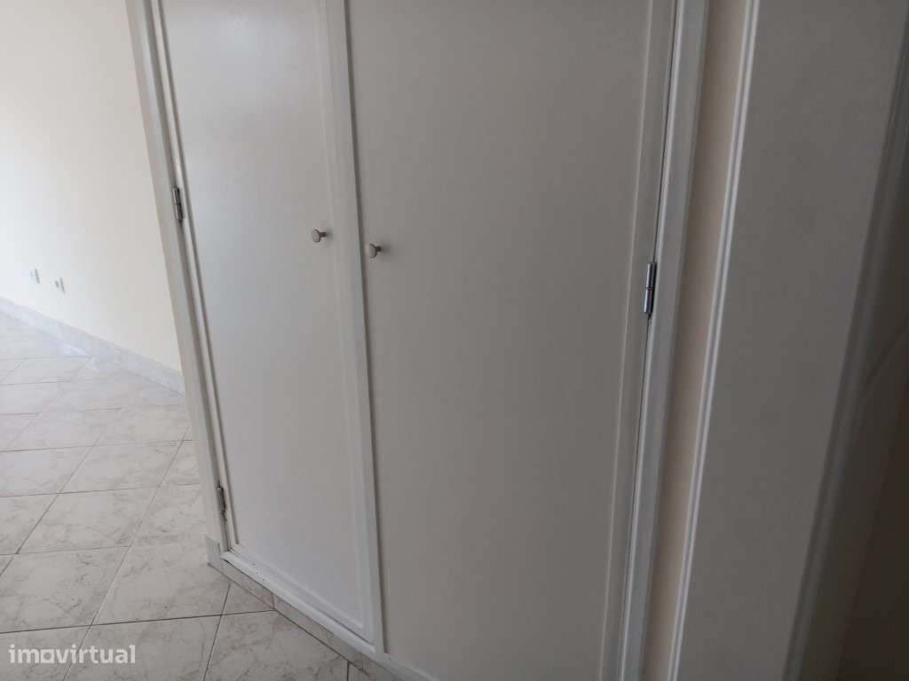 T1 Magoito com varanda e parqueamento-14