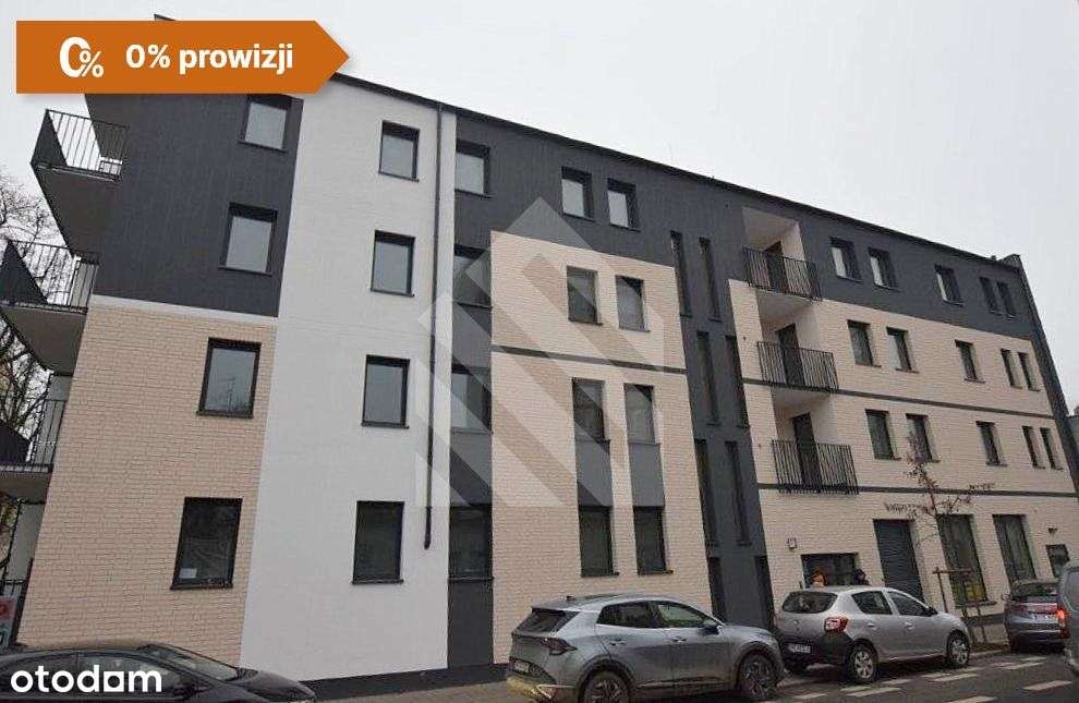 Kameralny budynek na Śródmieściu.-0