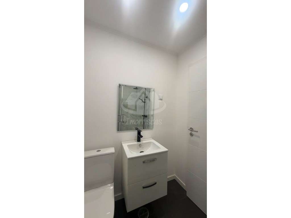 T2+1 Totalmente Remodelado em Odivelas | Pronto a Habitar | Localiz...-15