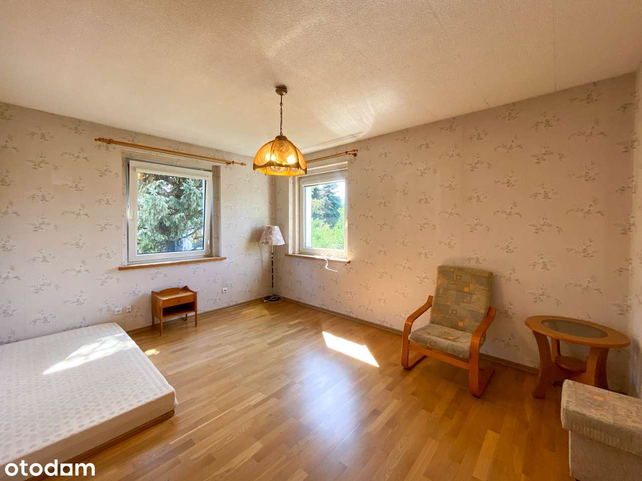 Poniemiecki duży dom z ogrodem, piwnicą i 2 garażami - Oporów - Pełny obrazek: 5/20