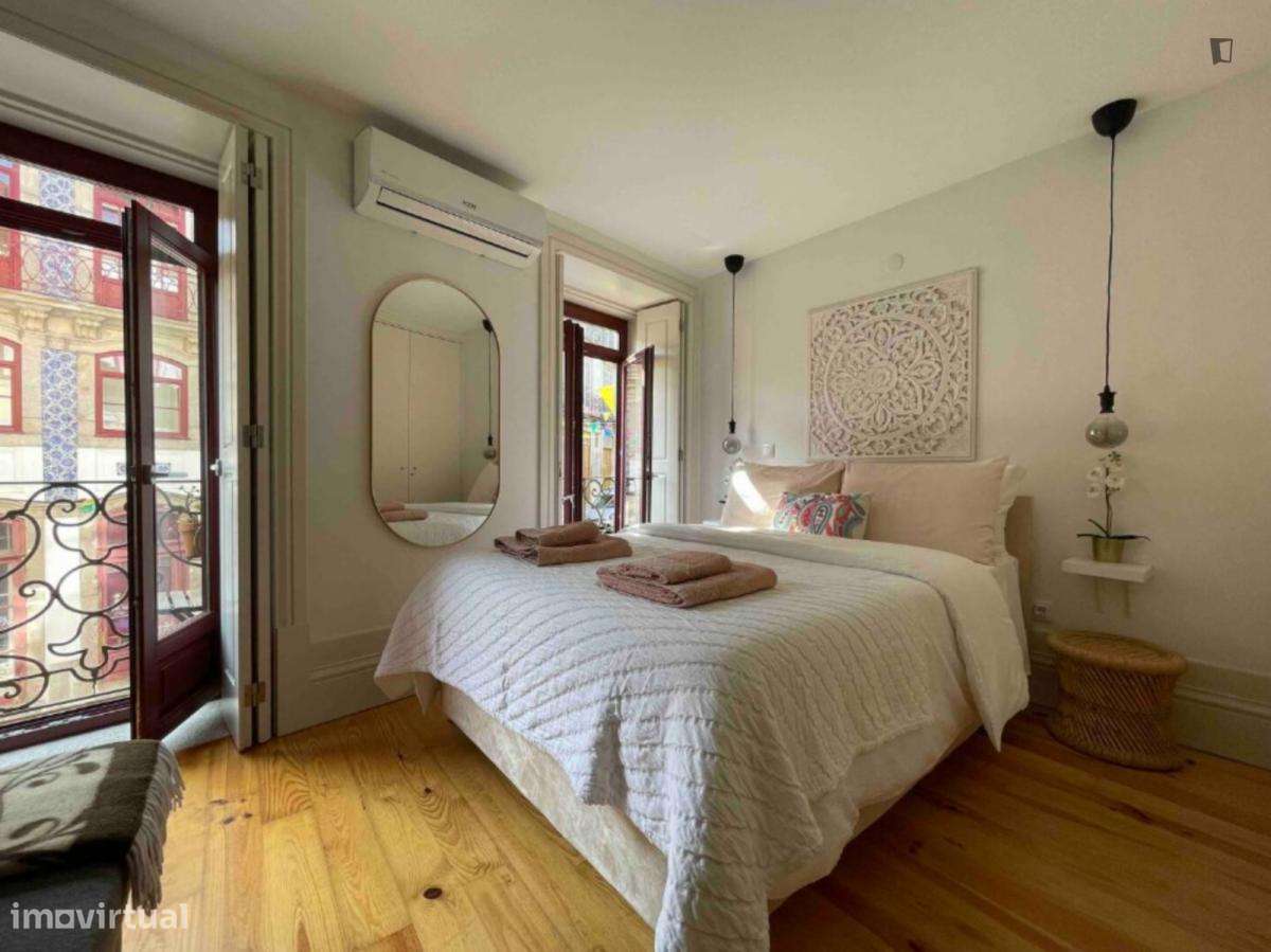 Estúdio - localizado em São Nicolau Porto - Grande imagem: 3/10