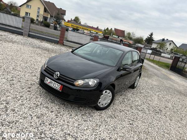 Volkswagen Golf - 1