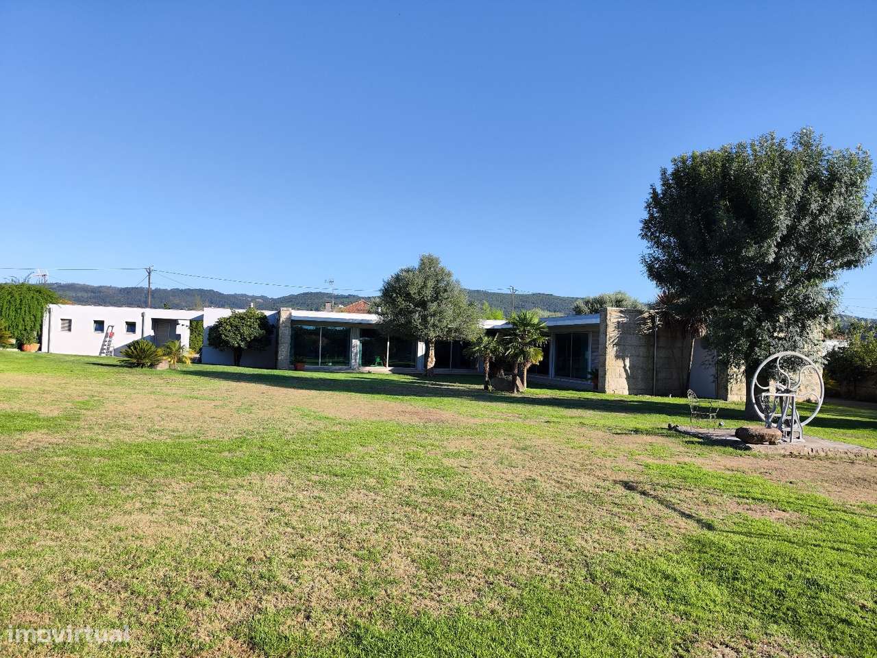 Vende-se moradia de luxo-10