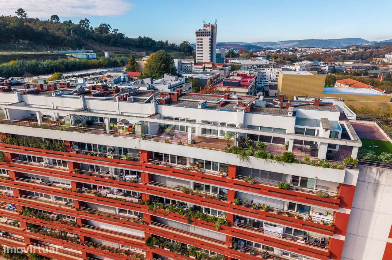 T4 Duplex Exclusivo no Condomínio Vila-Flor – Urgezes, Guimarães-0