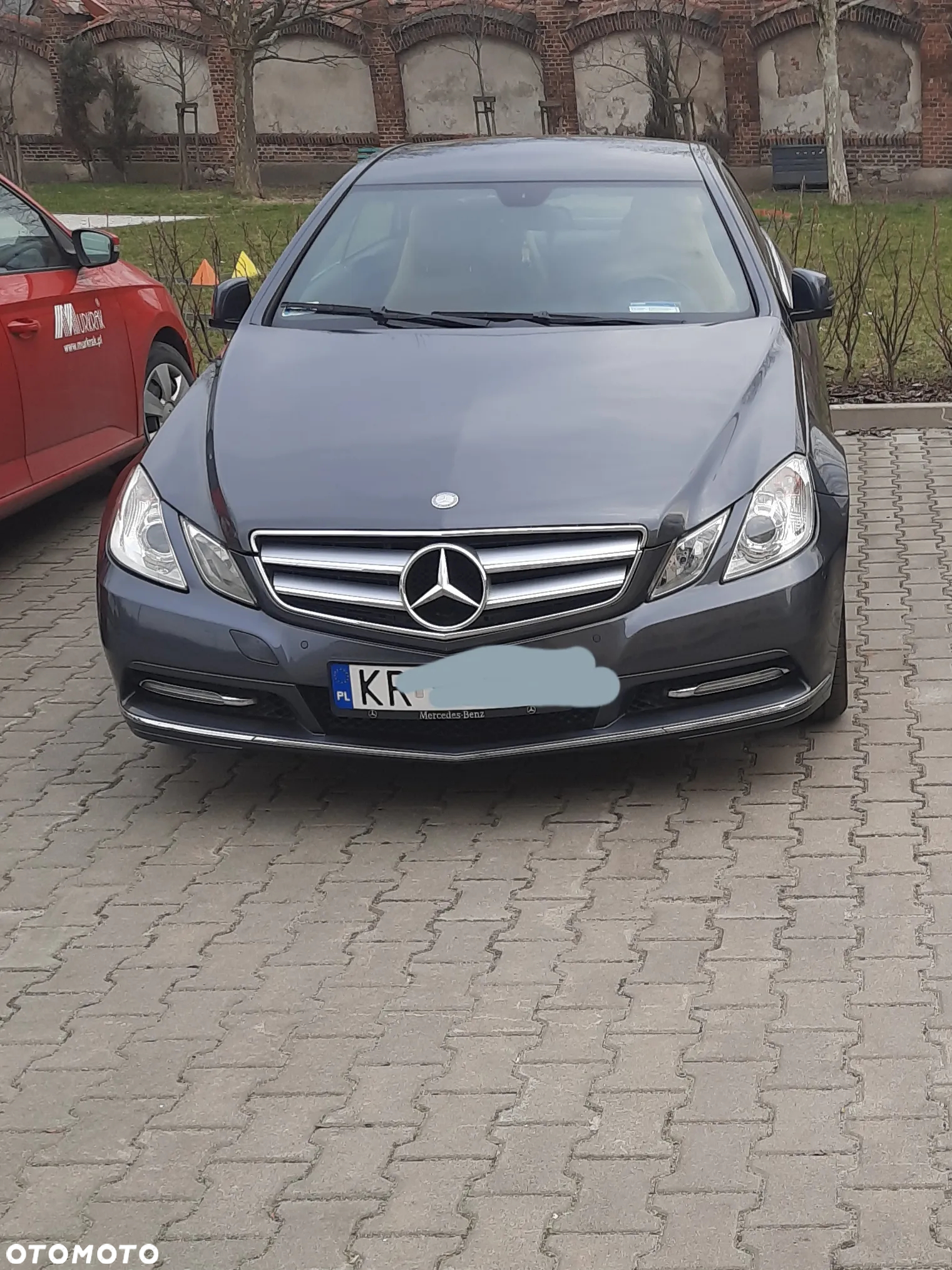 Mercedes-Benz Klasa E 220 CDI Coupe 7G-TRONIC - 24