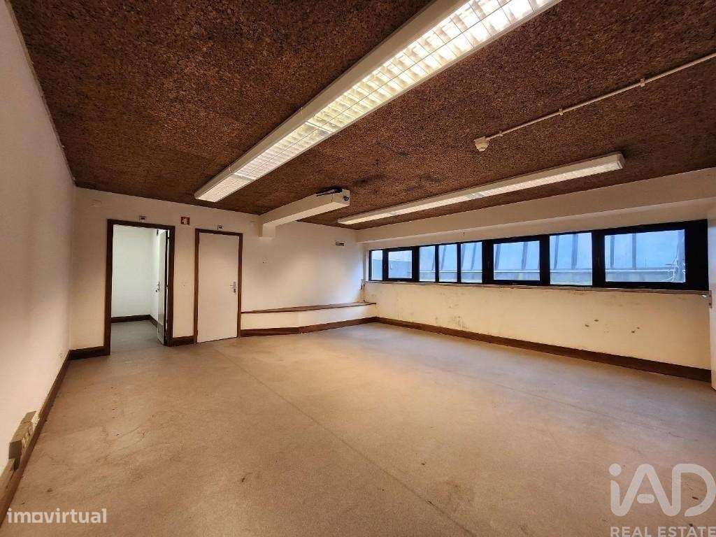 Loja / Estabelecimento Comercial em Vila Real de 1224,00 m2 - Grande imagem: 4/24