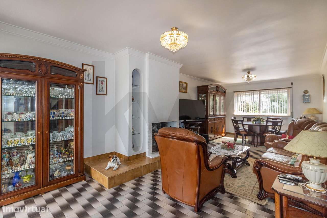 Moradia Isolada em Lote de 1.000 m2 a 20 min de Lisboa!-6