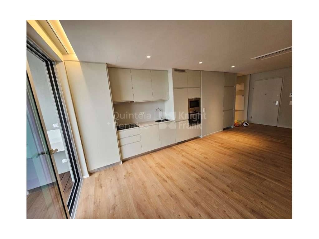 T3 com varanda e com condomínio fechado com piscina - Grande imagem: 4/40