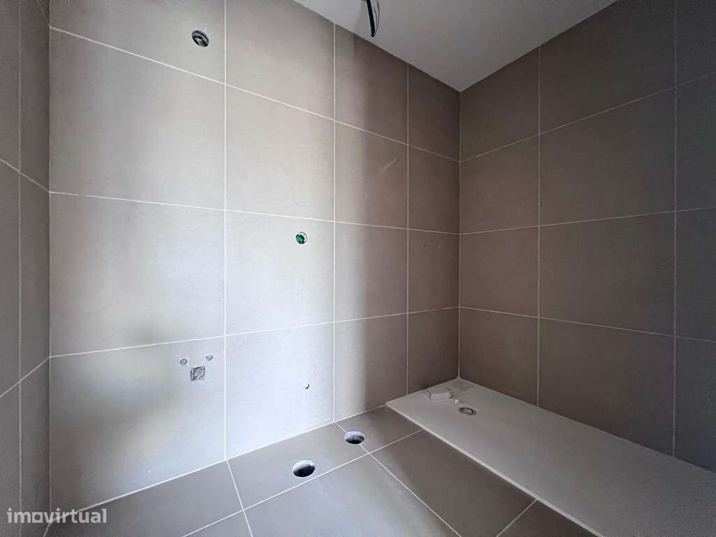 Moradia Geminada T1,São Martinho do Bispo - Grande imagem: 5/6