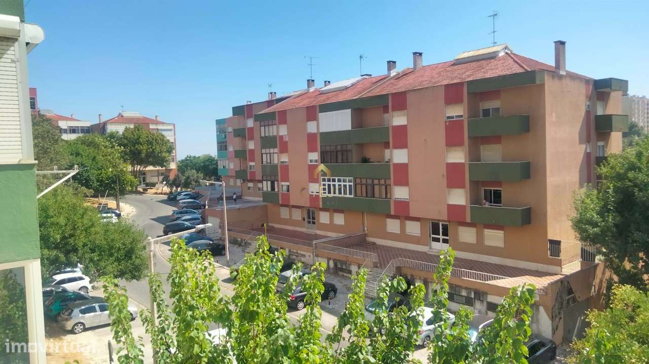 LOJA PARA VENDA  POVOA de SANTA IRIA  COM 260m2-19