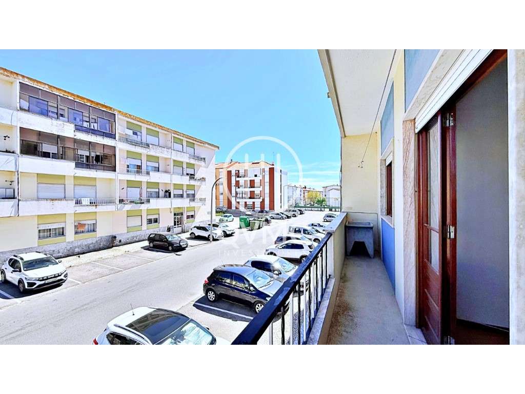 Apartamento T3 na Moita com varandas - 1º andar-1