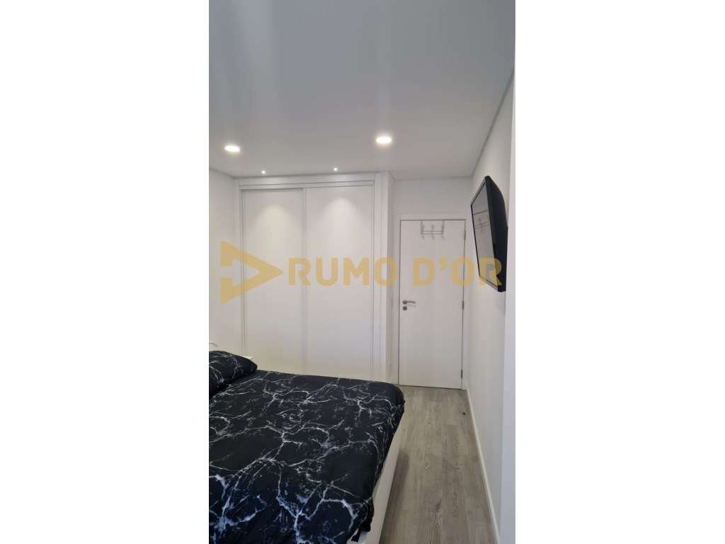 Arruda Dos Vinhos,T3 com parqueamento e arrecadação-7