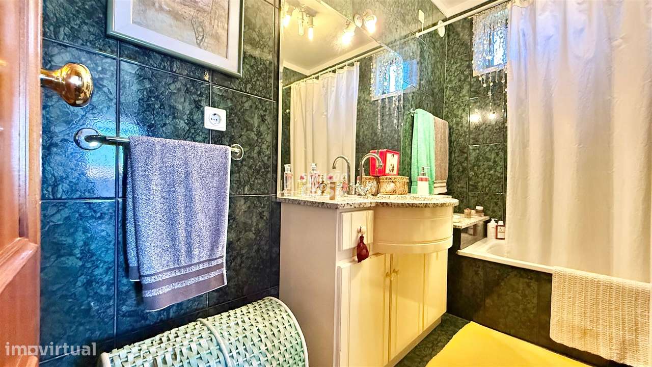 Apartamento T2+1 com Garagem, no Jardim Soares dos Reis!-16
