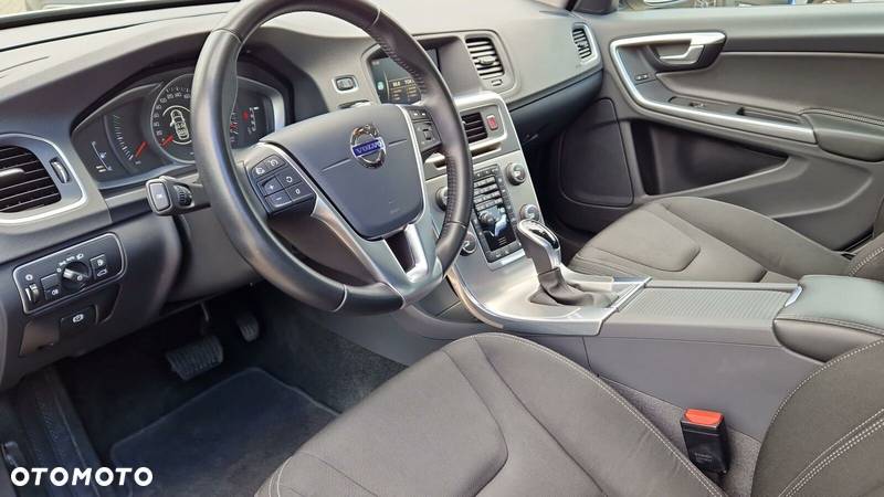 Volvo V60 T4 Drive-E Dynamic Edition (Kinetic) - 10