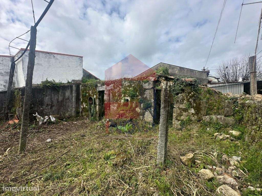 Moradia para restauro, Dume - Grande imagem: 2/19