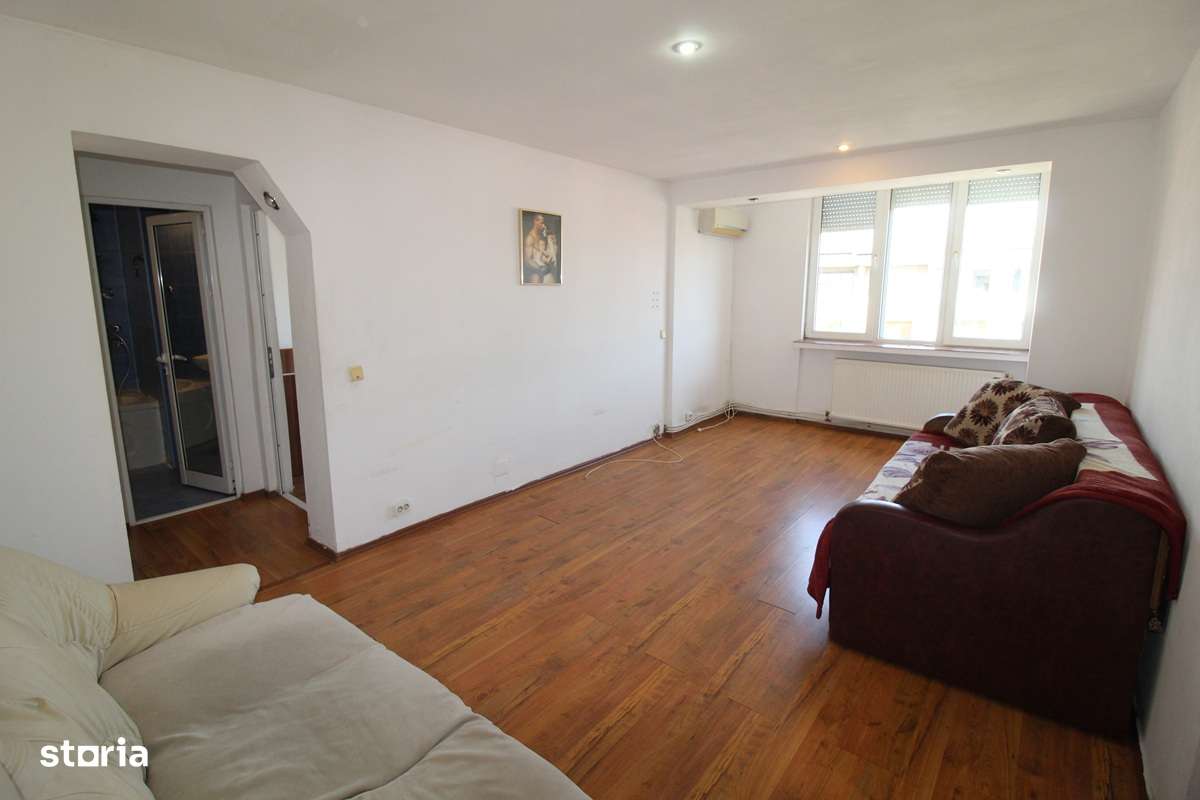 Vând apartament 2 camere în Hunedoara, zona Micro 4, S.U. 44 mp - Imagine principală: 1/9