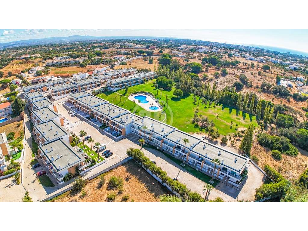 Bonita moradia em banda com 2 quartos, em condominio fechado com gr...-23