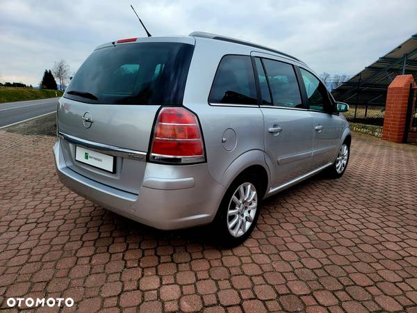 Opel Zafira 2.2 Essentia - 8