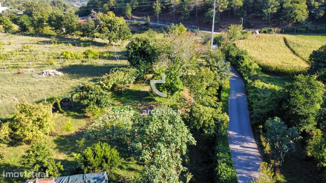 Quintinha com Potencial para Recuperação junto à Vila-29