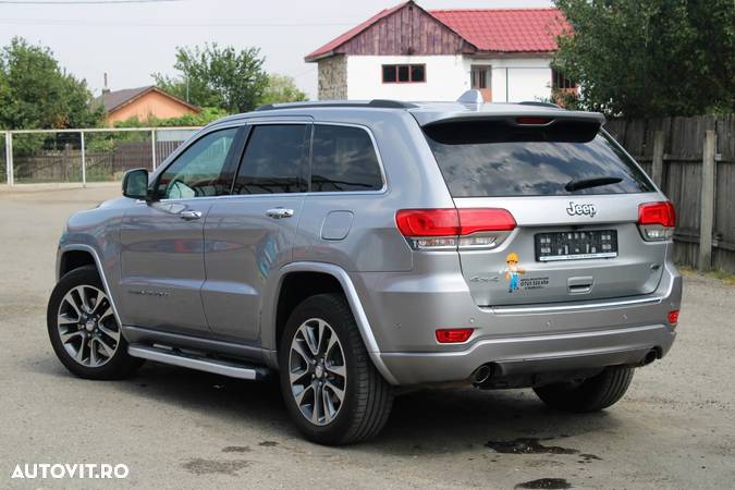 Jeep Grand Cherokee - 12