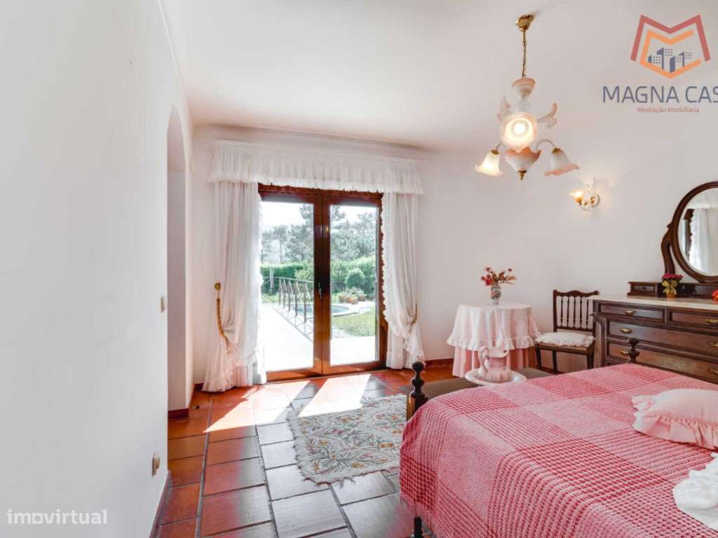 Moradia com Piscina e Jardim em Colares, Sintra-18