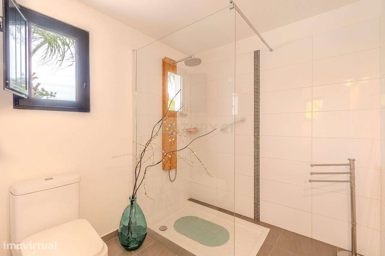 Moradia Renovada com Piscina em Quelfes, Olhão-28