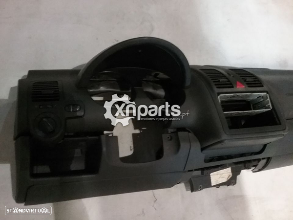 Tablier com airbag passageiro VW POLO 1999 - 2001 Usado - 4