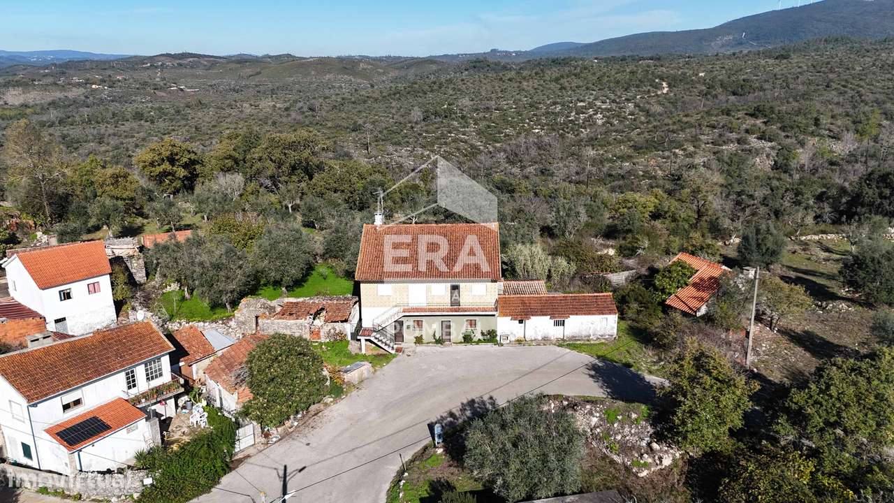 Moradia T5, localizada em Pelmá, Alvaiazere-1