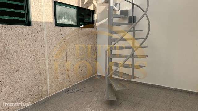 Armazém para venda na Quinta do Anjo.-40