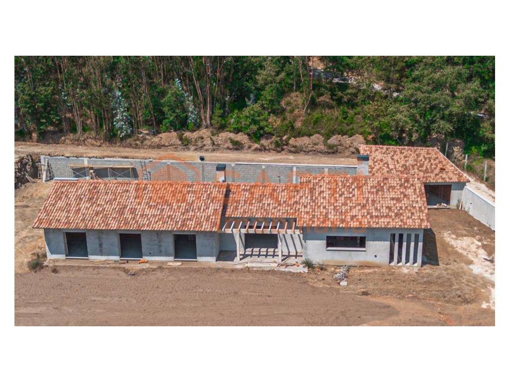 Moradia T4 em Pombal - Grande imagem: 1/35