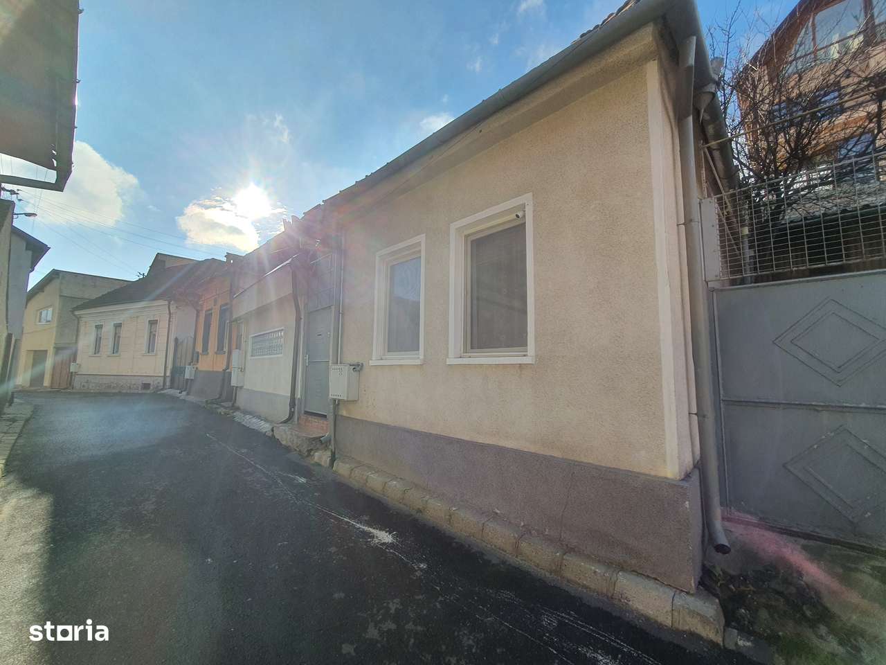 Casa individuala parter, 2 camere, central str.Dealu Cetatii - Imagine principală: 1/3