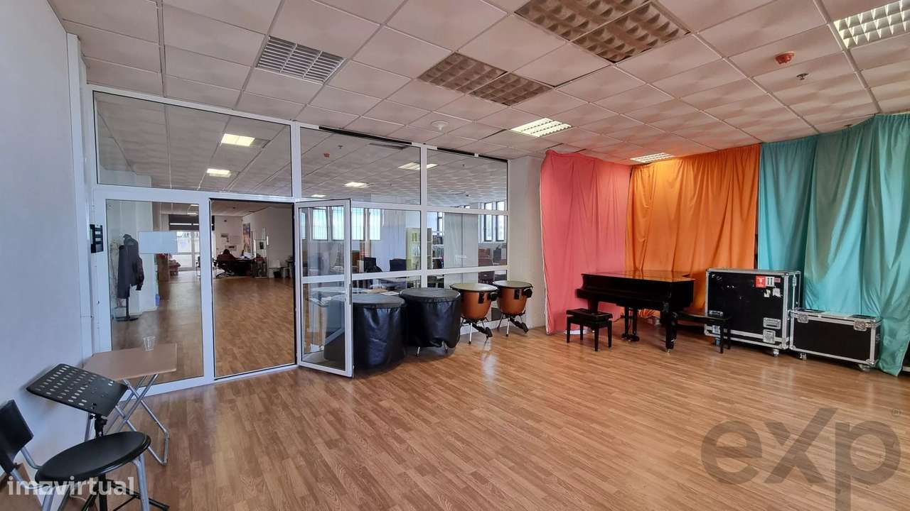 Espaço Serviços Comercial Versátil e Sofisticado, Escritorio, Showroom - Grande imagem: 5/23