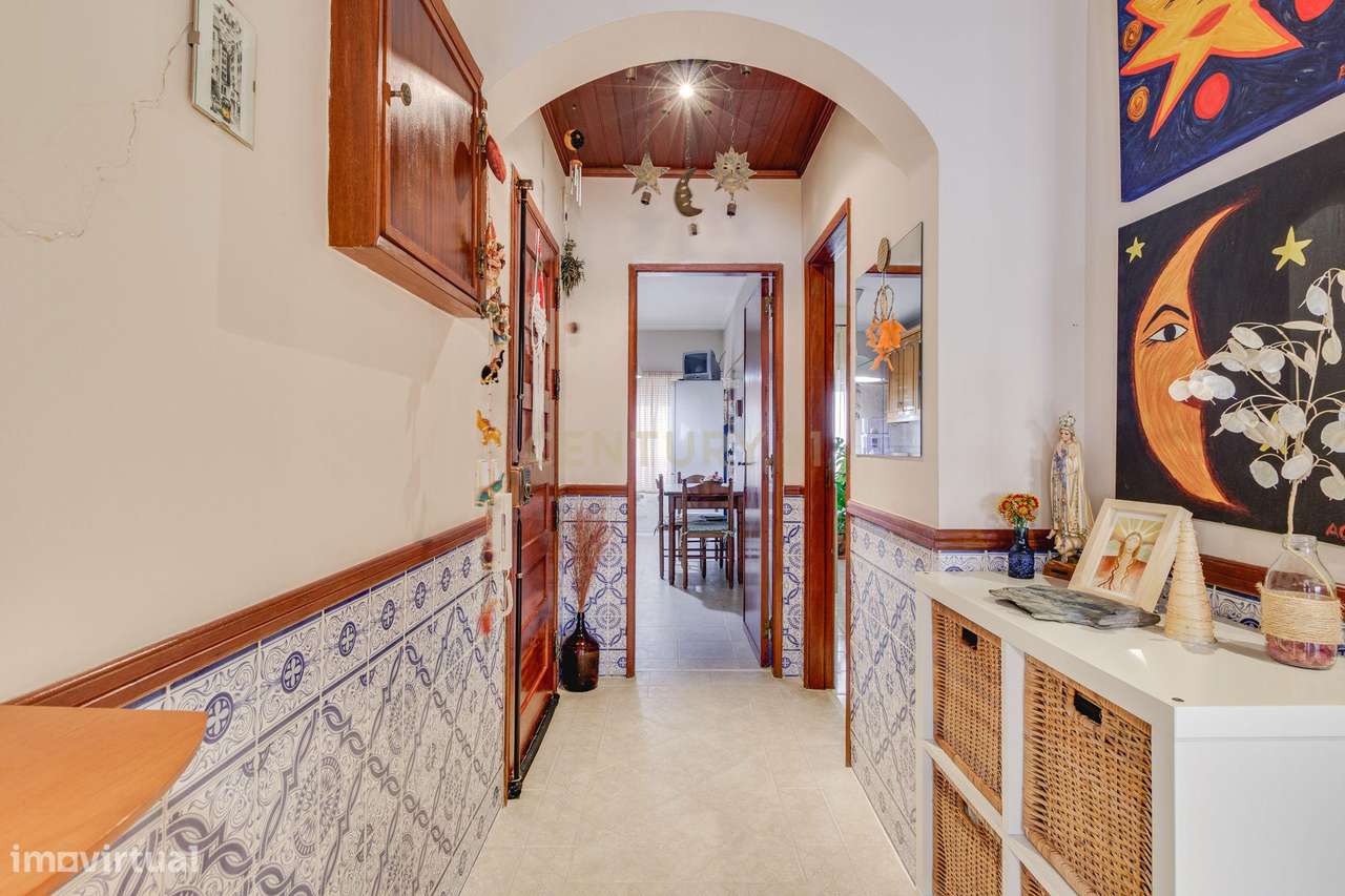 T2 em Bom Sucesso, Alverca-1