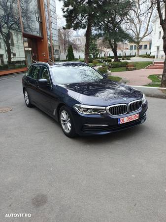 BMW Seria 5 520i Touring Aut. Luxury Line - 1