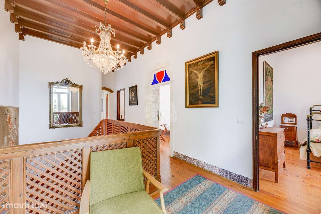 Moradia histórica T6  em Sintra com jardim, piscina e garagem-27