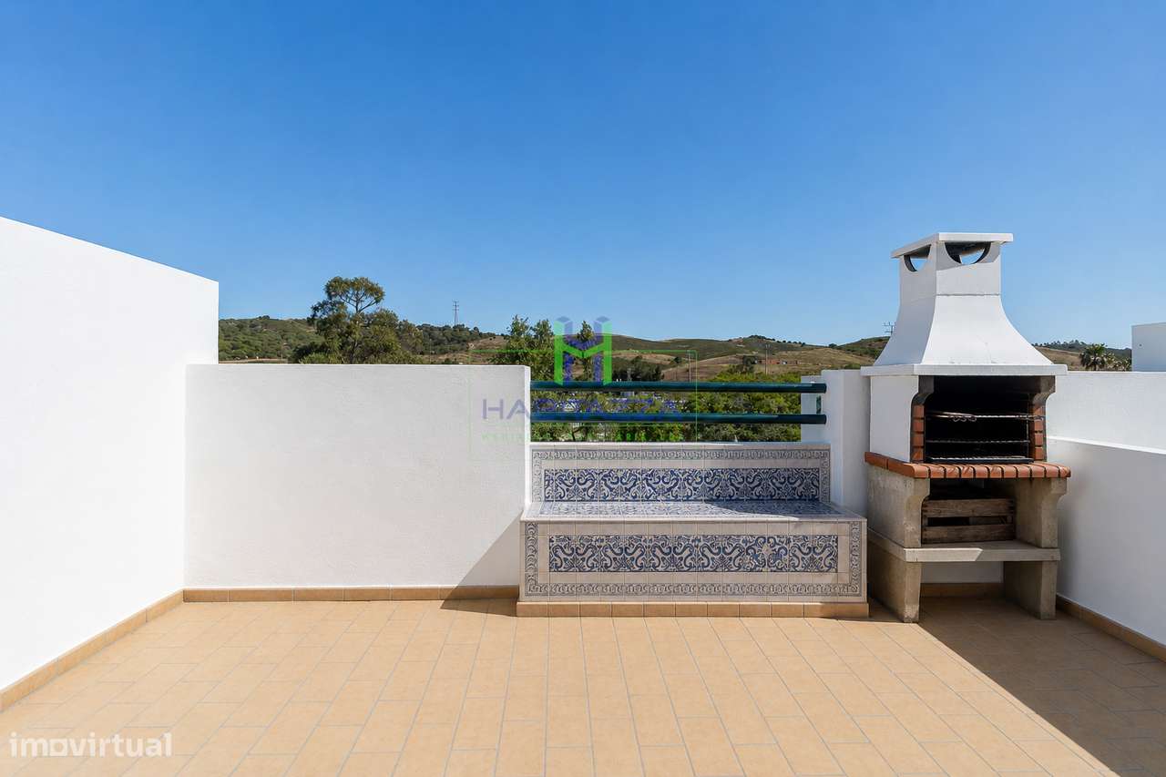 Moradia T3 com garagem e Vistas Desafogadas sobre o Campo, em Bensafri-15